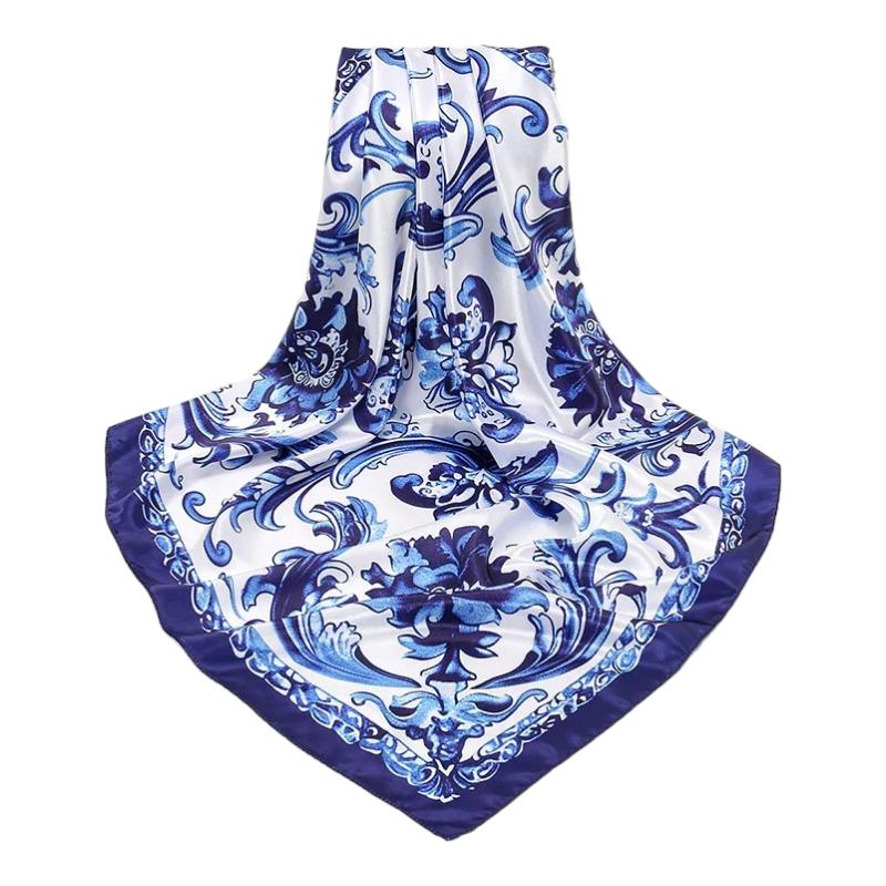 Foulard en Satin à Motifs Bleu Marine et Blanc 90*90cm