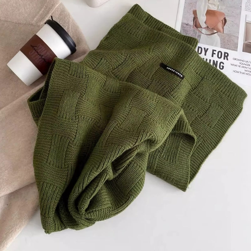 Echarpe Femme Maille Côtelée mise en scène avec tasse - Vert