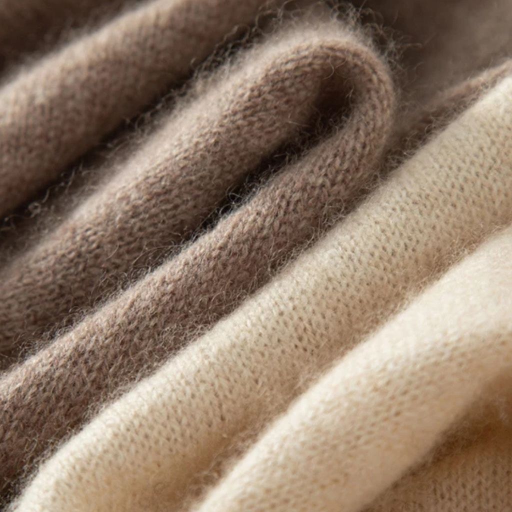 Écharpe Bicolore Cachemire Femme gros plan textures - Bordeaux et Beige Clair - Beige Clair et Blanc - Beige Foncé et Blanc - Beige Sable et Crème - Gris Clair et Gris Foncé
