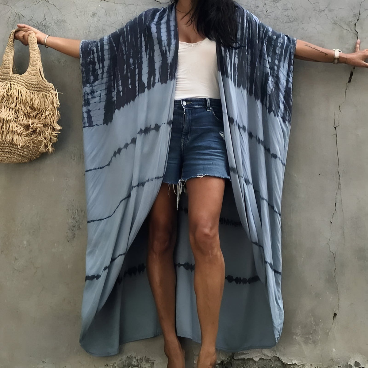 Kimono Tie and Dye à Manches Chauve Souris portée avec sac - Bleu marine et Blanc - Gris et Bleu - Bleu et Blanc - Jaune - Bleu Marine et Bleu Azur
