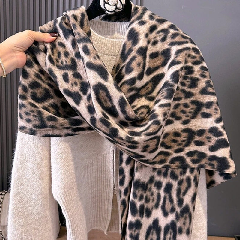 Grande Echarpe Femme Léopard portée autour du cou - Beige et Marron - Marron - Gris et Noir