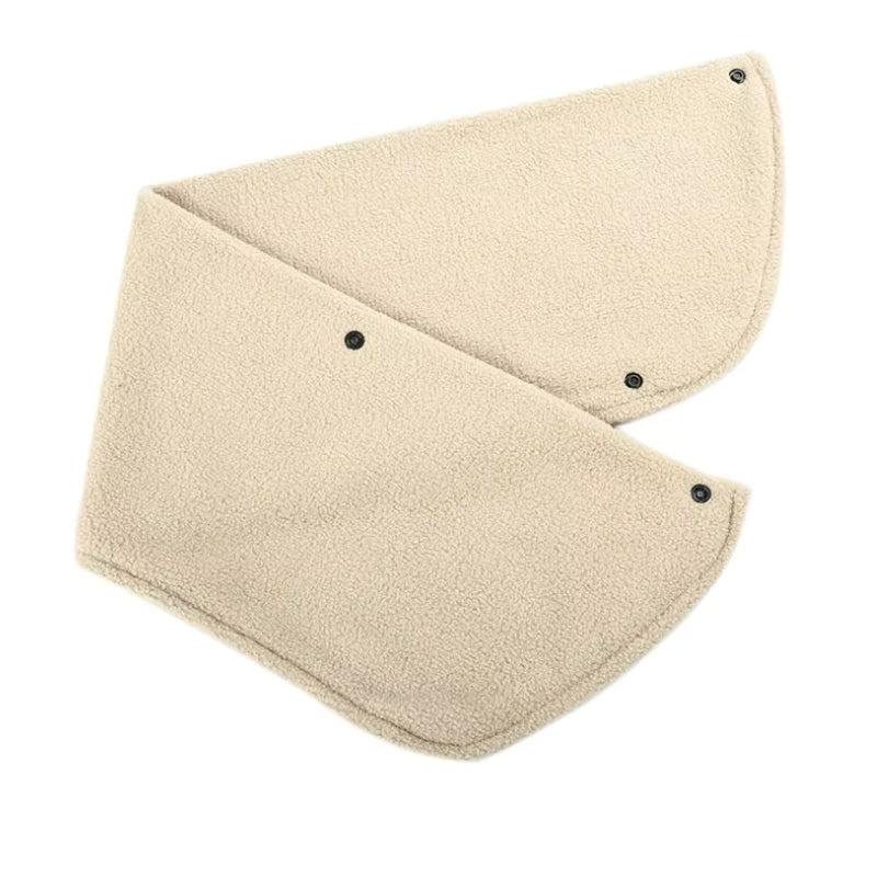 Snood Polaire Femme détail des boutons - Noir Ébène - Rose Doux - Crème Éclatante - Beige Clair - Gris Clair - Bleu Pétrole - Fuchsia Intense - Gris Foncé - Bordeaux