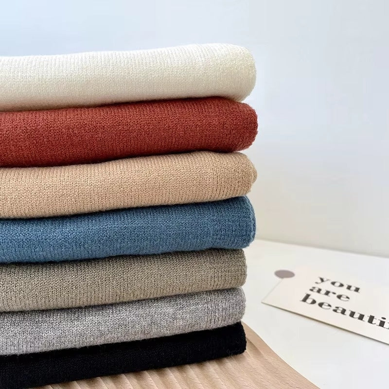 Mini Châle Tricotée huit articles empilés - Crème Douce - Gris Clair - Crème Clair - Rouge Terre Cuite - Noir - Beige Sable - Vert Émeraude - Vert Olive - Vert Foncé