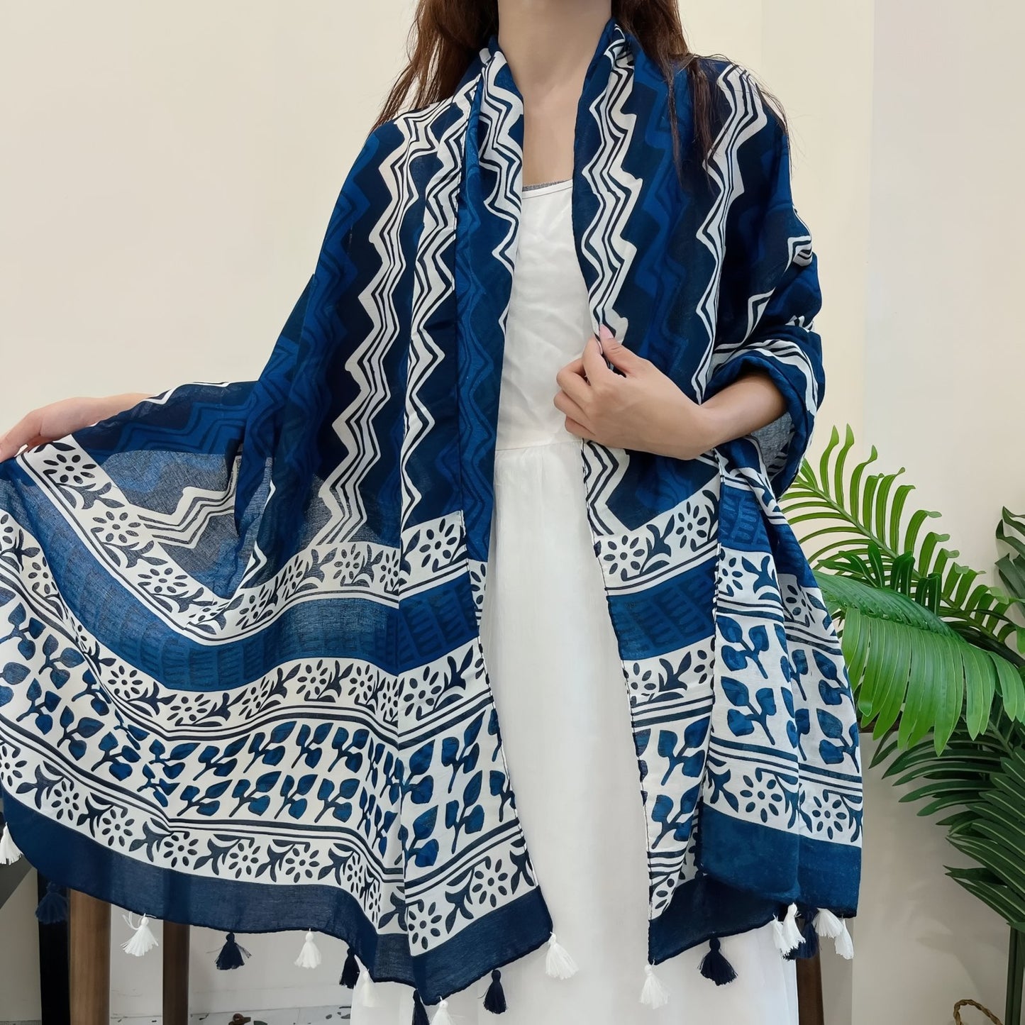 Grand Foulard Femme Bleu Marine et Blanc