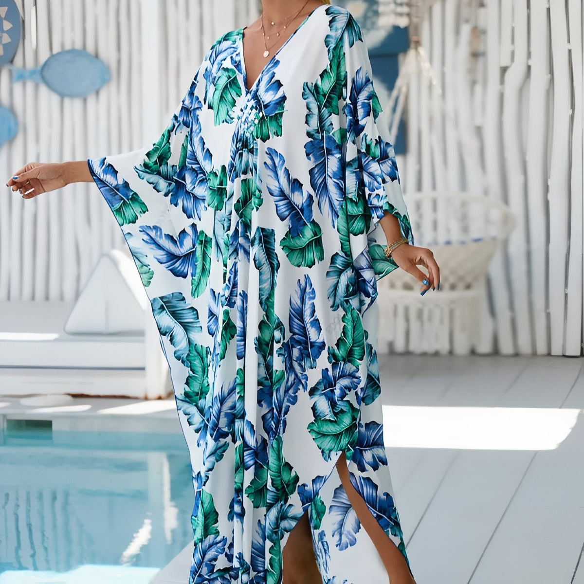 Grande Robe de Plage Colorée à Col V portée à la main - Feuilles - Plumes - Rouge - Design - Léopard - Vert - Noir - Tropical Blanc - Zébre - Rose et Noir - Graphique