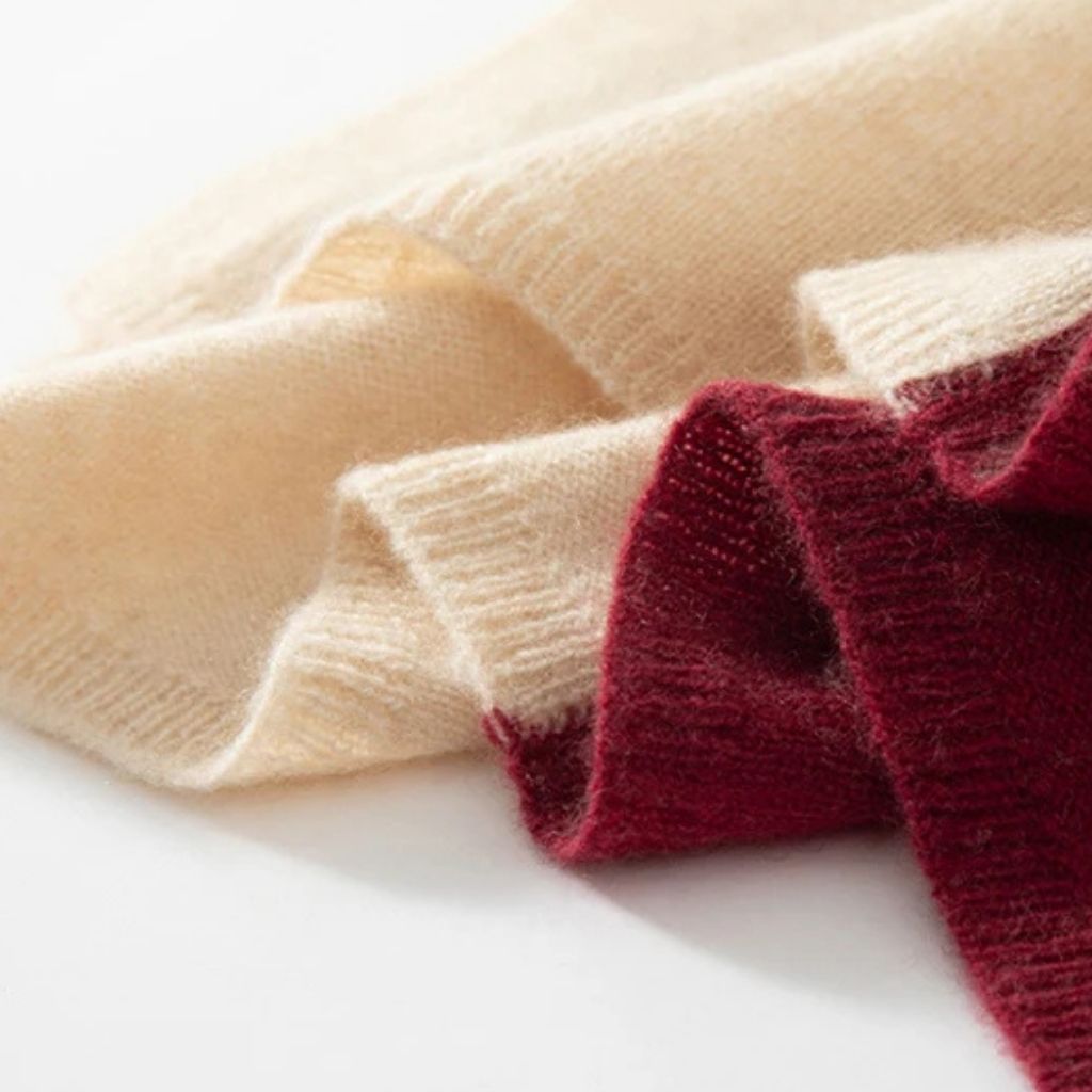 Écharpe Bicolore Cachemire Femme détail des textures - Bordeaux et Beige Clair - Beige Clair et Blanc - Beige Foncé et Blanc - Beige Sable et Crème - Gris Clair et Gris Foncé