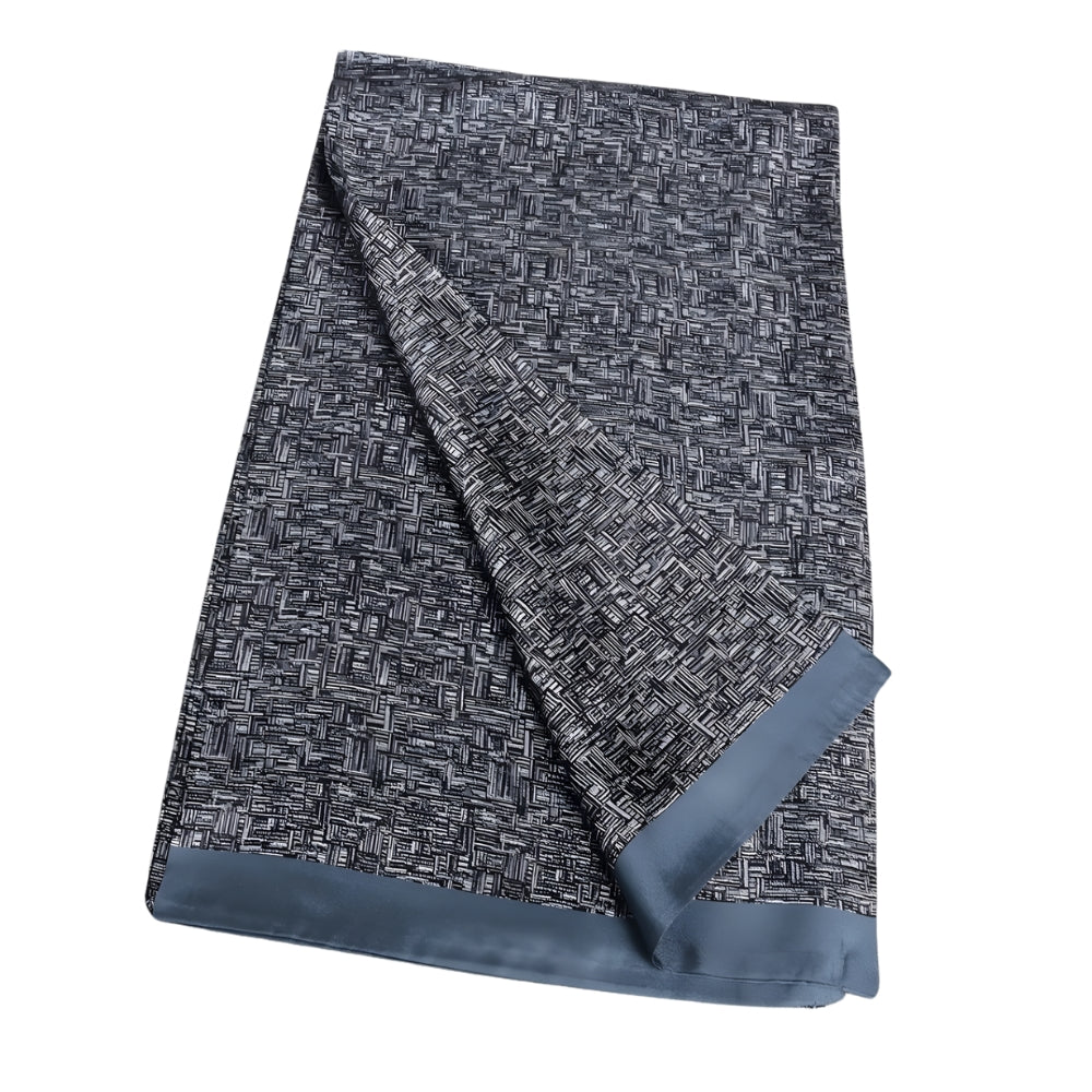 Echarpe Soie Homme à Motif Cachemire produit entier sur fond blanc - Bleu Marine et Argent