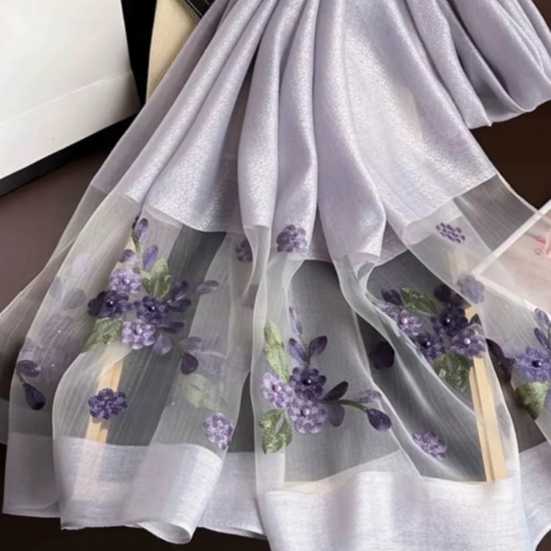 Foulard Brodé Fleurs