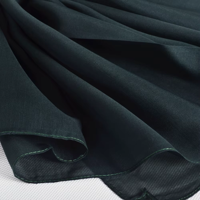 Foulard Soie Femme Chic gros plan tissu - Bleu Clair - Vert Émeraude - Jaune Moutarde - Bleu Ciel - Fuchsia - Noir - Taupe - Bleu Électrique - Bordeaux - Lavande