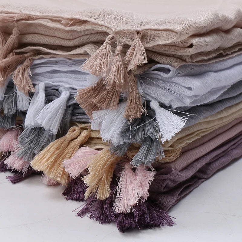 Foulard Viscose Femme cinq foulards empilés - Violet Prune - Vert Émeraude - Turquoise Clair - Violet Foncé - Bleu Marine - Jaune Moutarde - Marron Chocolat - Jaune Saffran - Marron Foncé - Rouge - Violet Clair - Rose Poudré - Violet Doux - Gris Foncé - Blanc Pur - Gris Clair