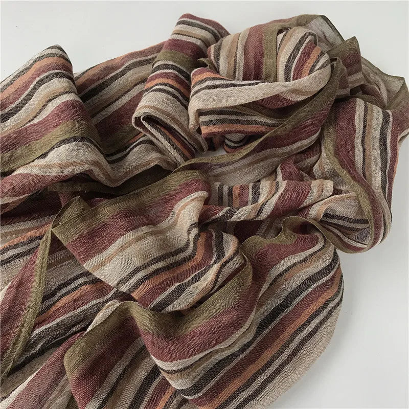 Echarpe Coton et Lin gros plan tissu rayé - Rose et Olive - Marron et Beige - Gris Clair et Crème - Jaune et Blanc - Gris Foncé et Blanc