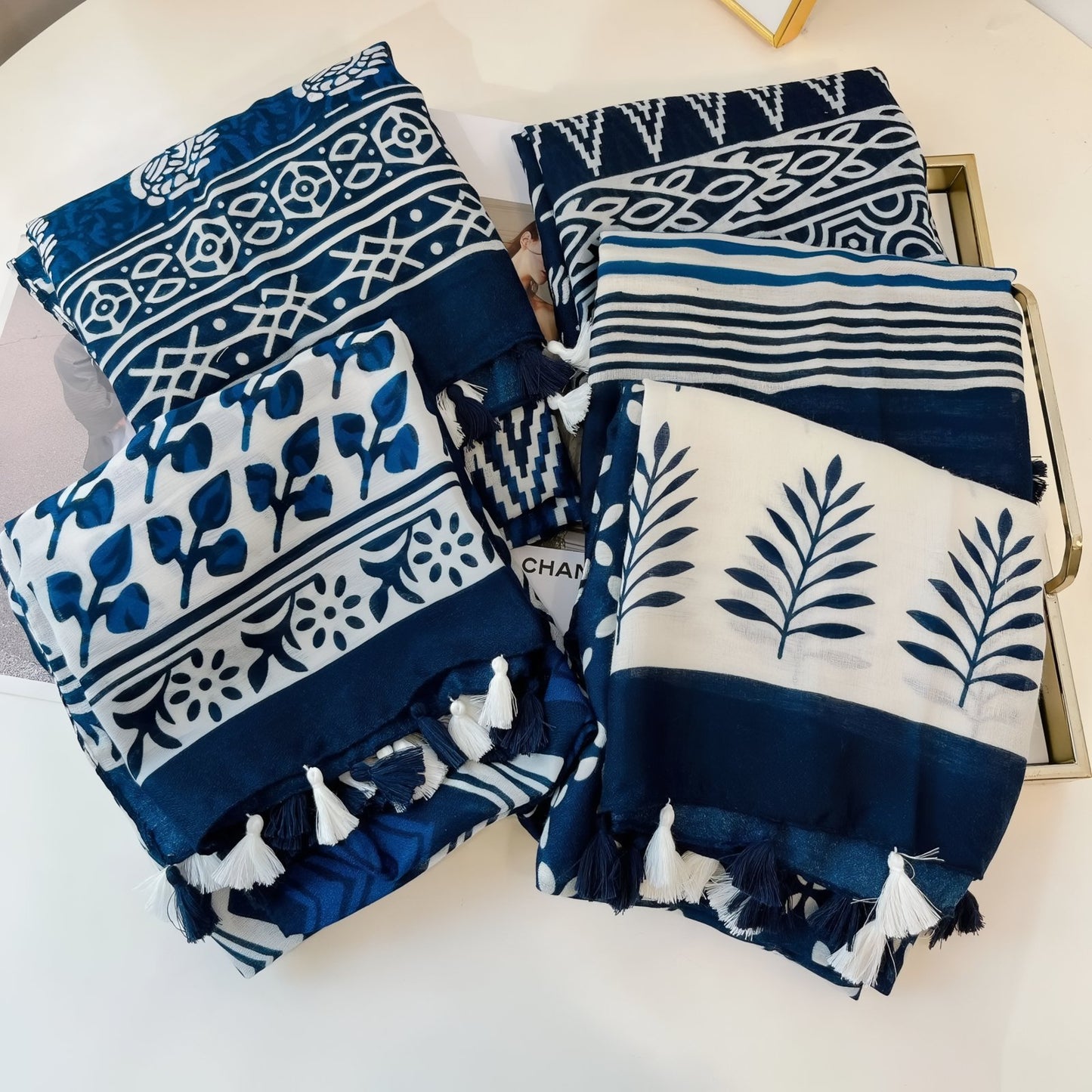Grand Foulard Femme Bleu Marine et Blanc