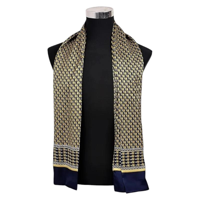 Foulard de Cou en Soie pour Homme portée sur mannequin - Bordeaux et Moutarde - Bleu et Jaune - Bordeaux et Ornementé - Navy et Or - Noir et Rouge - Bordeaux et Orné - Bleu Marine et Doré - Doré et Rouge - Noir à Pois - Navy et Rouge - Bleu et Orné - Marron et Or - Or et Noir - Noir Rouge et Vert - Gris et Bleu