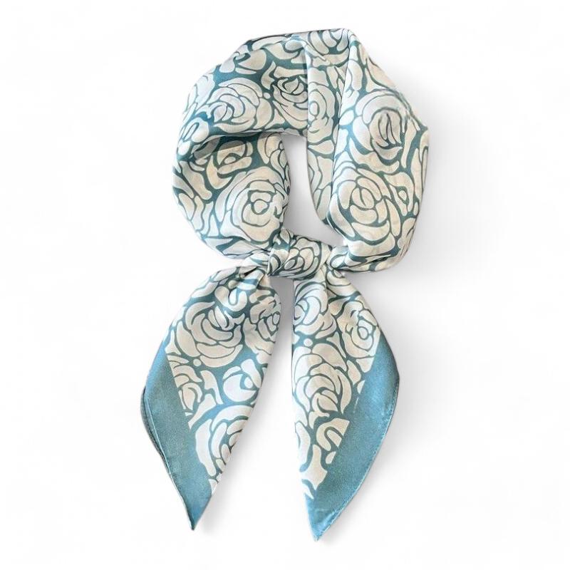 Petit Foulard Carré Couleur Bleu Pâle et Blanc 70*70cm
